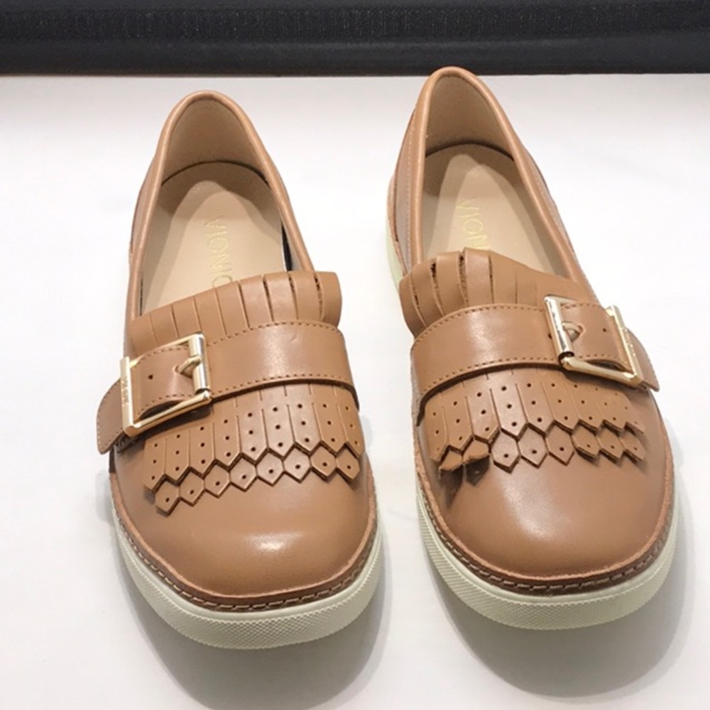 NWOT Vionic Splendid Cambridge Loafers Leather - Sz 7 Camel color.